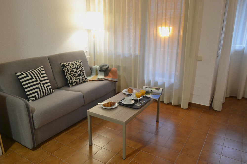 Pierre & Vacances Andorra Alba เอลตาร์แตร์ ภายนอก รูปภาพ
