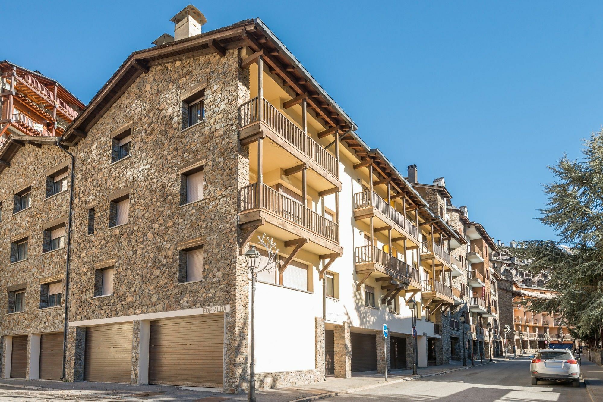 Pierre & Vacances Andorra Alba เอลตาร์แตร์ ภายนอก รูปภาพ